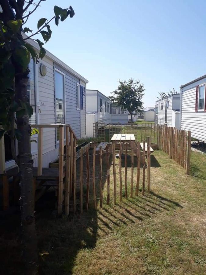 Сasa de vacaciones Stacaravan 4pers In Met Eigen Tuintje 2449 Bredene