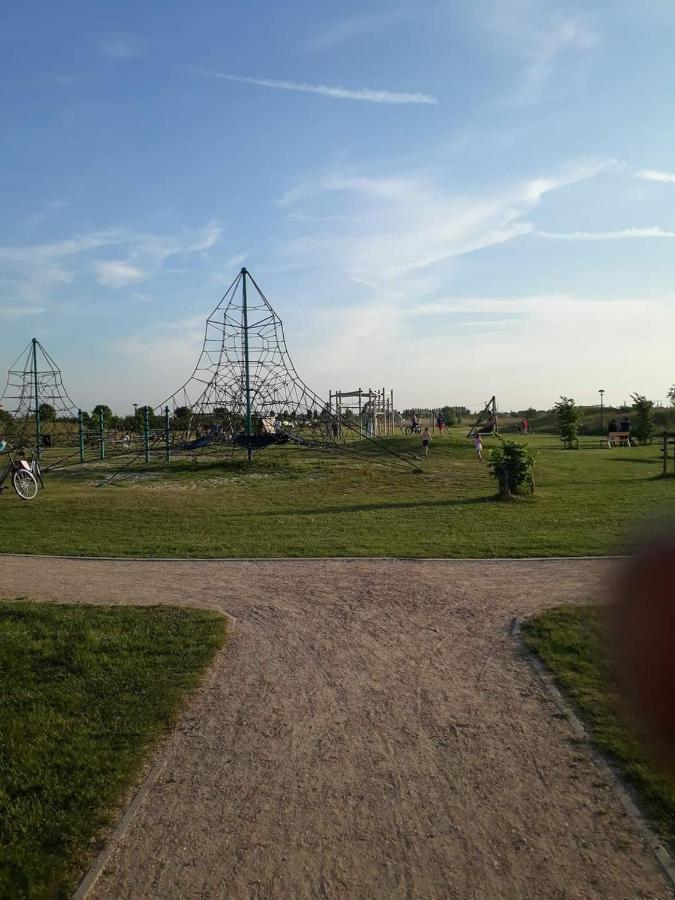 Stacaravan 4pers In Met Eigen Tuintje 2449 * Bredene