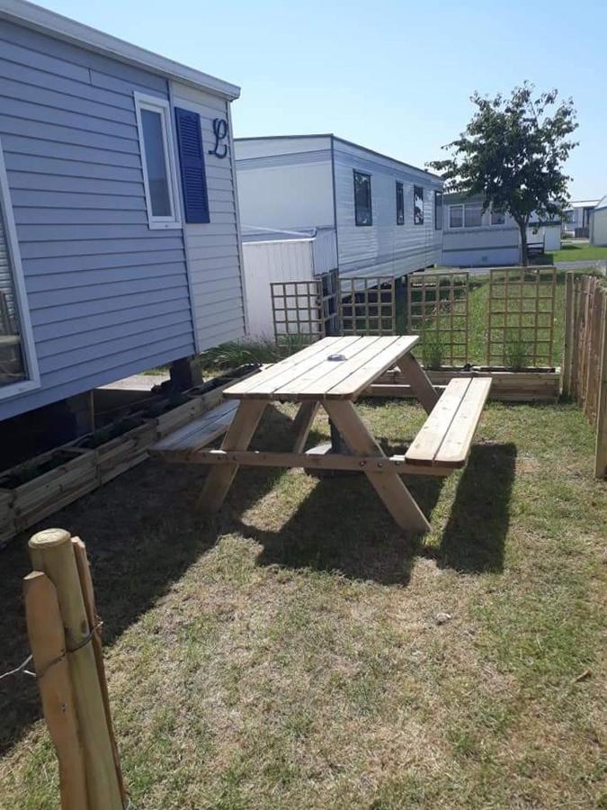 Stacaravan 4pers In Met Eigen Tuintje 2449 Bredene